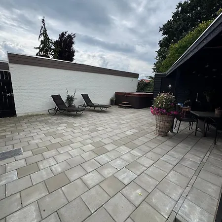 House 30 Minutes From Romo With Outdoor *